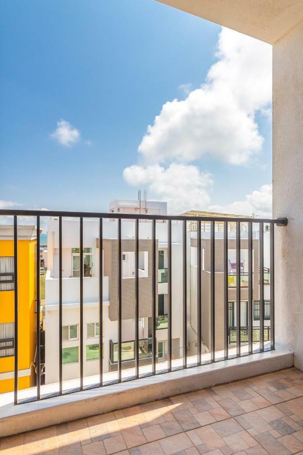 Water Reflection Apartment Манонг Екстериор снимка