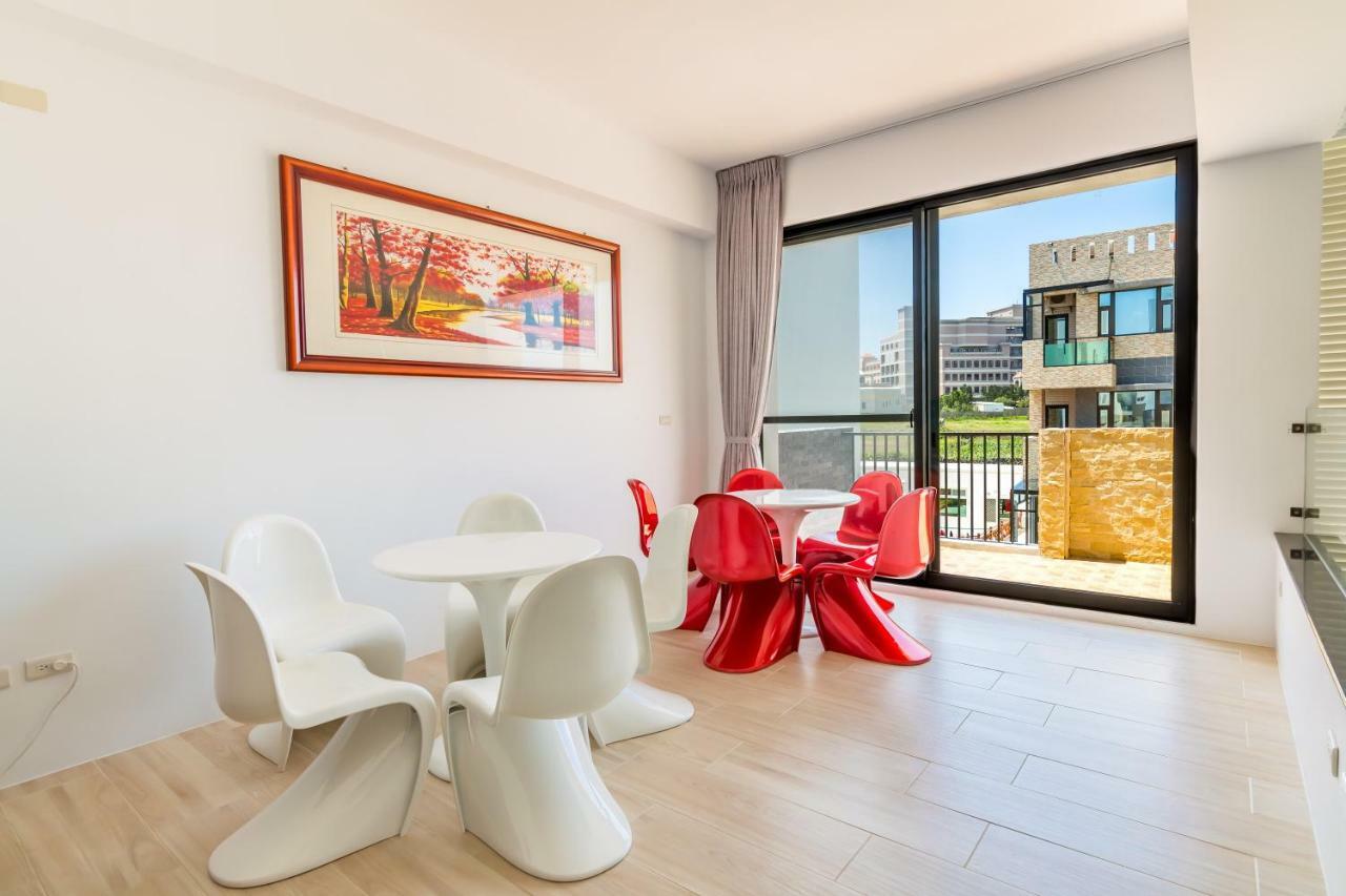 Water Reflection Apartment Манонг Екстериор снимка